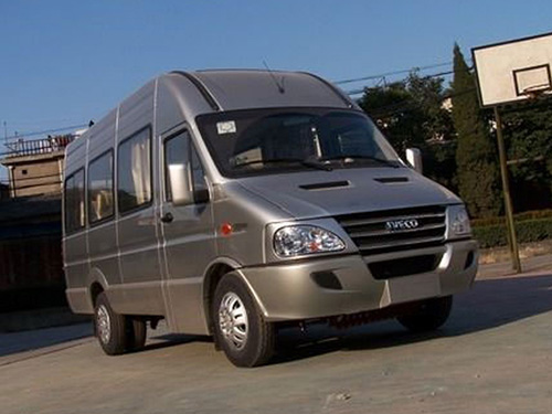 輔助自行走高空作業(yè)平臺